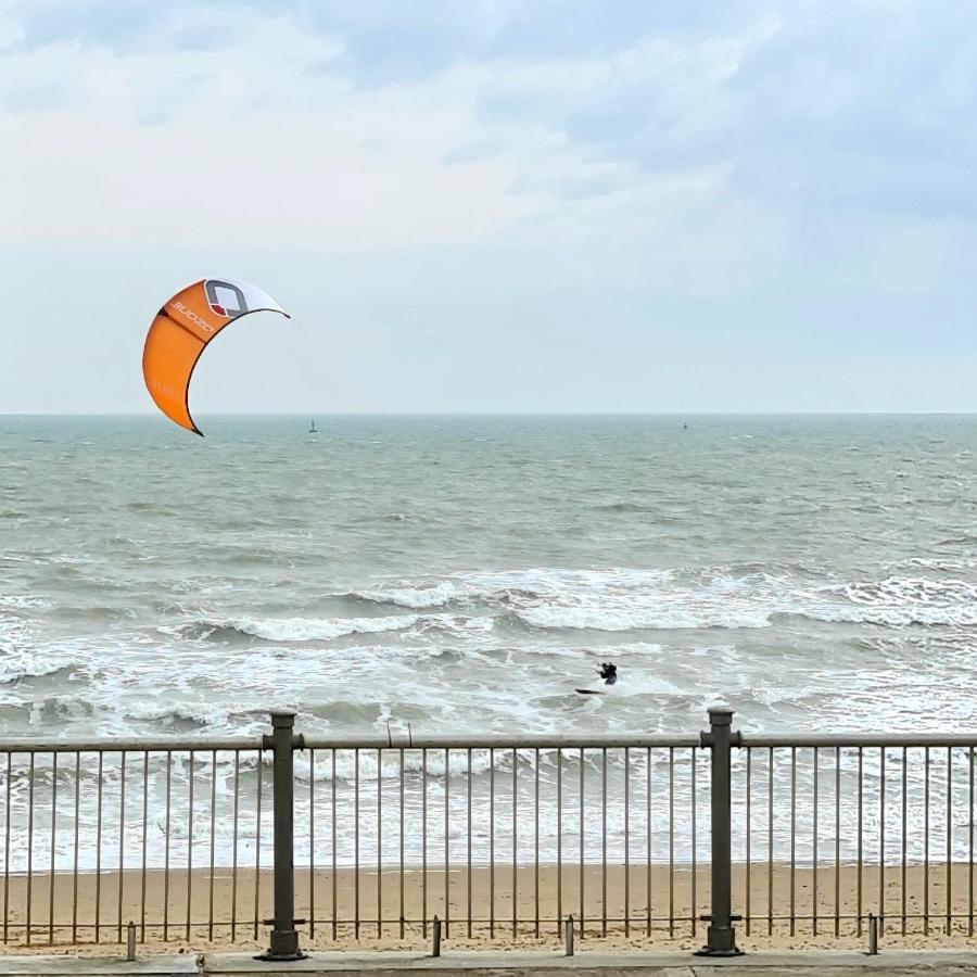 Shore Thing Beachfront Apartment Ramsgate - Sleeps 4 Extérieur photo