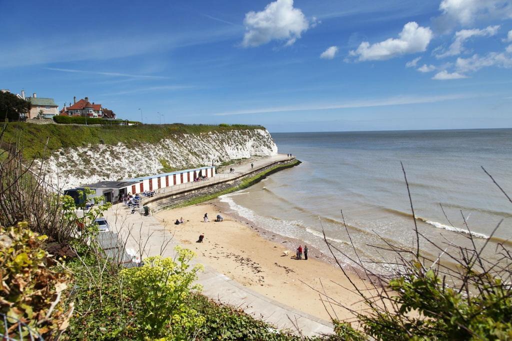 Shore Thing Beachfront Apartment Ramsgate - Sleeps 4 Extérieur photo